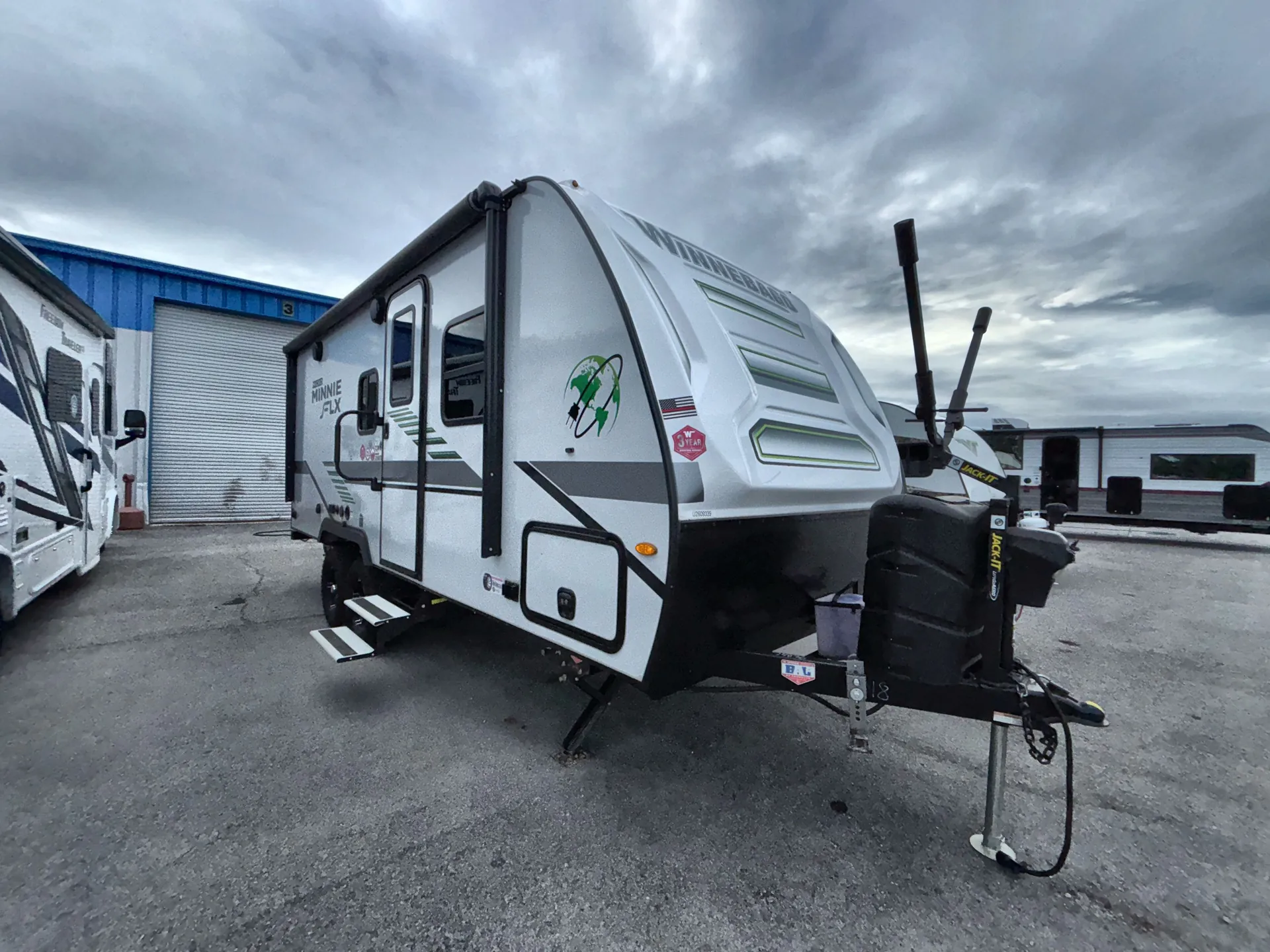 2022 Winnebago Micro Minnie FLX 2108TB - Photo 2