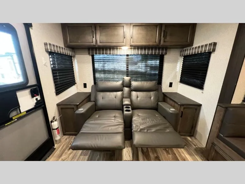 2022 Venture RV Stratus Ultra-Lite 261VRL - Photo 3