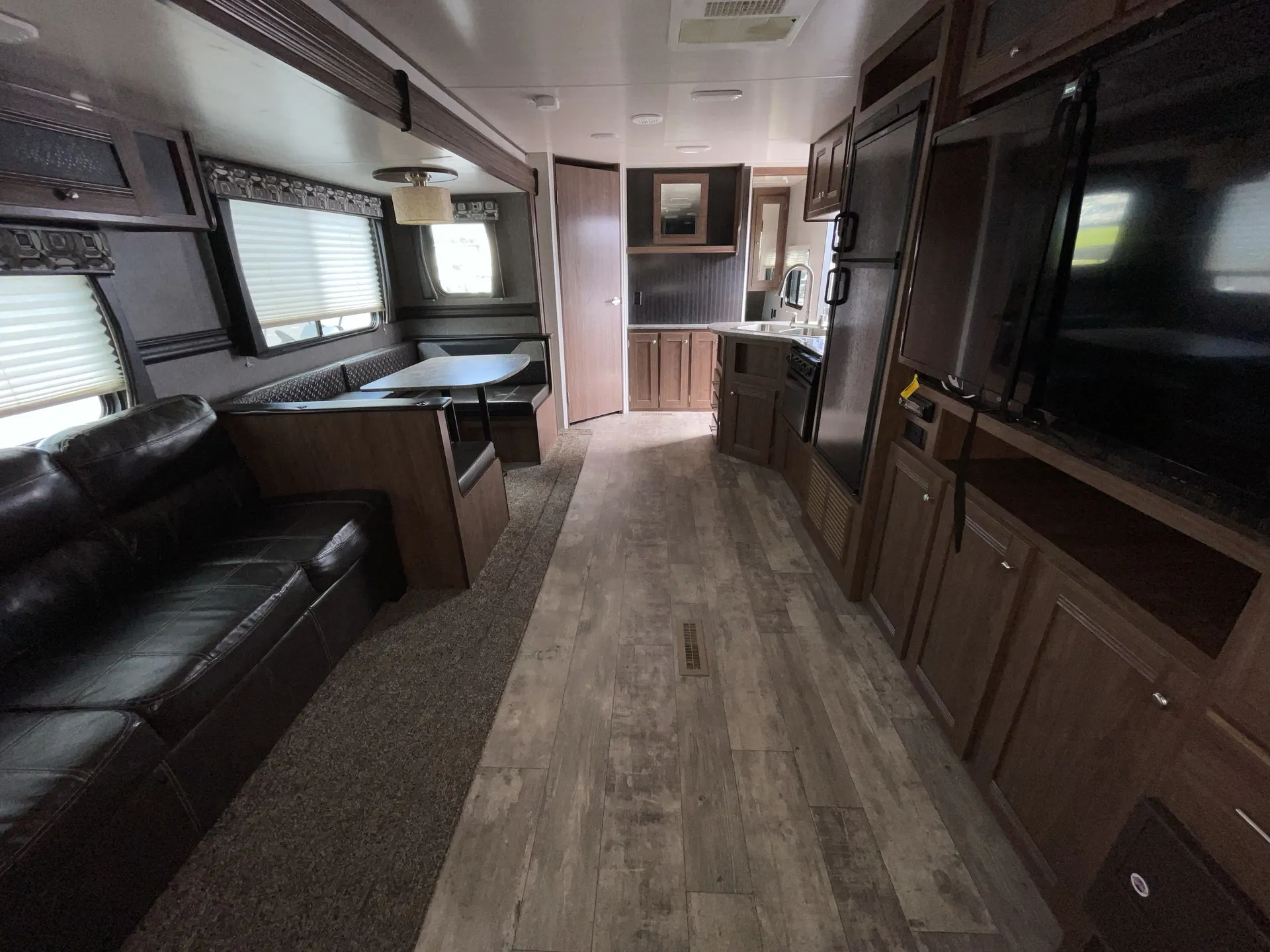 2018 Heartland Pioneer BH280 — living area main