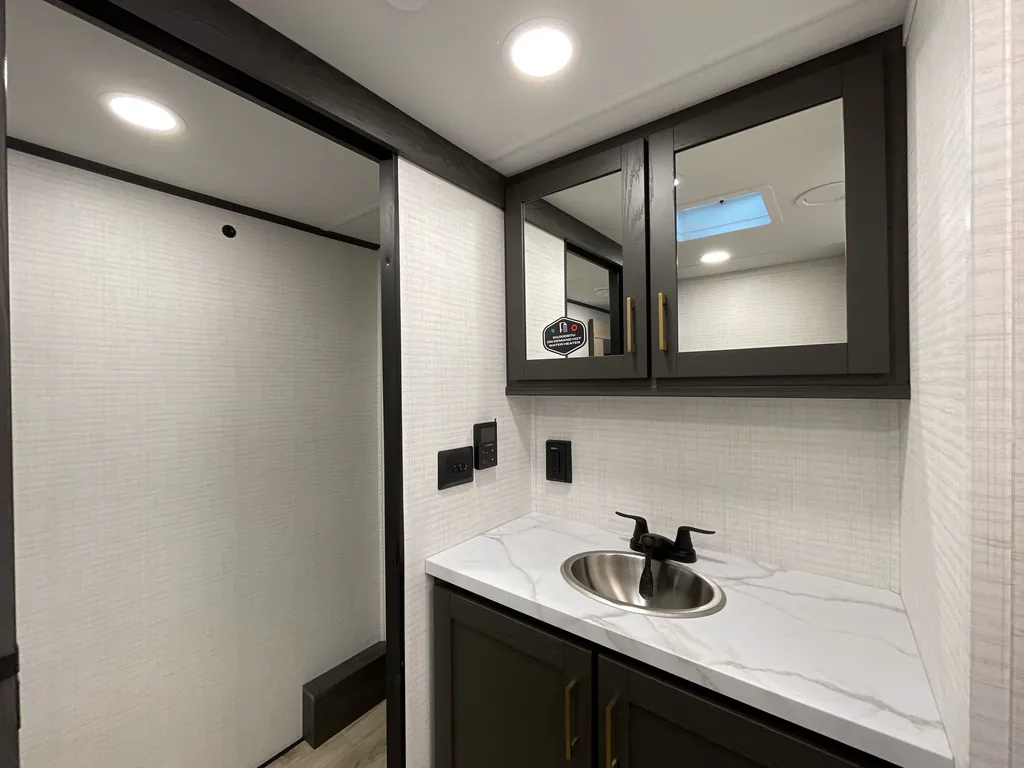 2027 Forest River Nightfall 380N, Photos photo 20