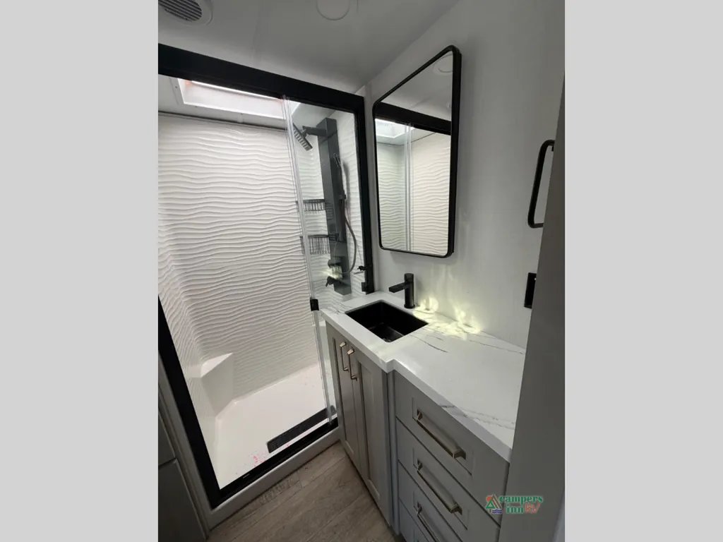 2026 Brinkley Model G 3950, Photos photo 28
