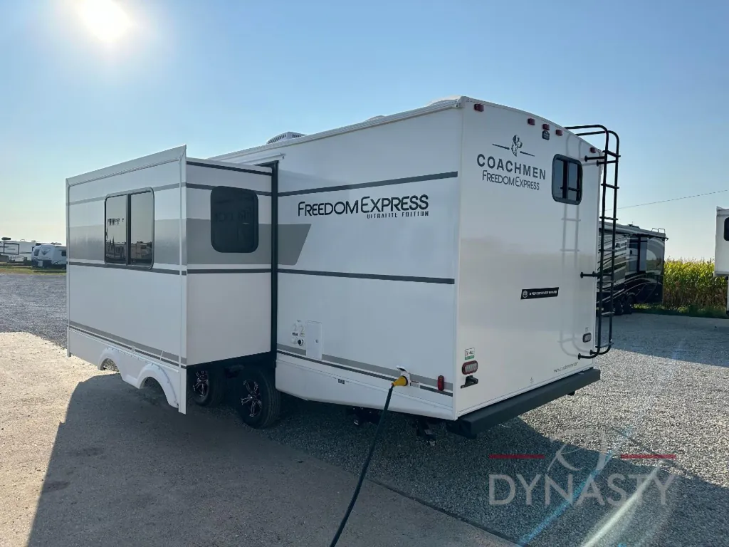 2025 Coachmen Freedom Express Ultra Lite 258BHS, Photos photo 4