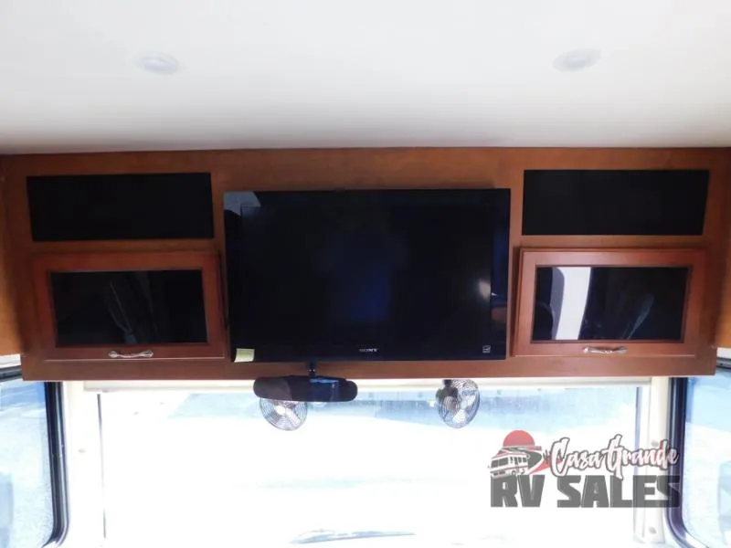 2011 Fleetwood RV Southwind 35J - Photo 3