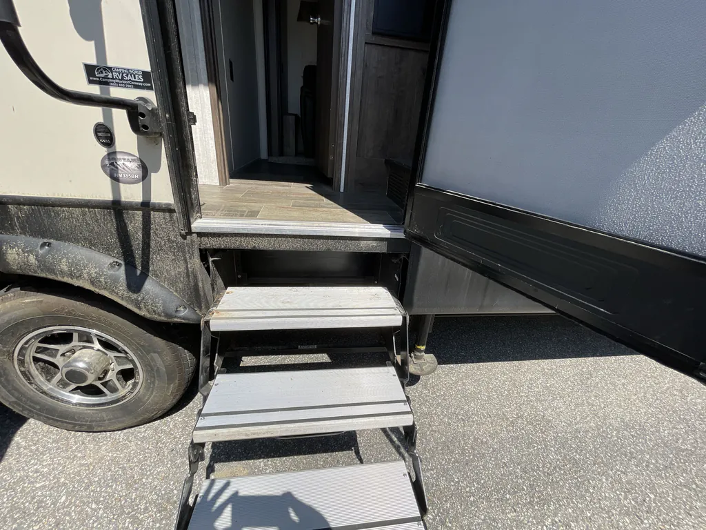 2018 Keystone Montana High Country 385BR, Photos photo 27