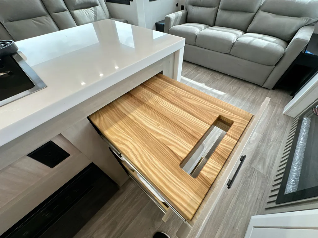 2027 Jayco Pinnacle 36FBTS, Photos photo 28