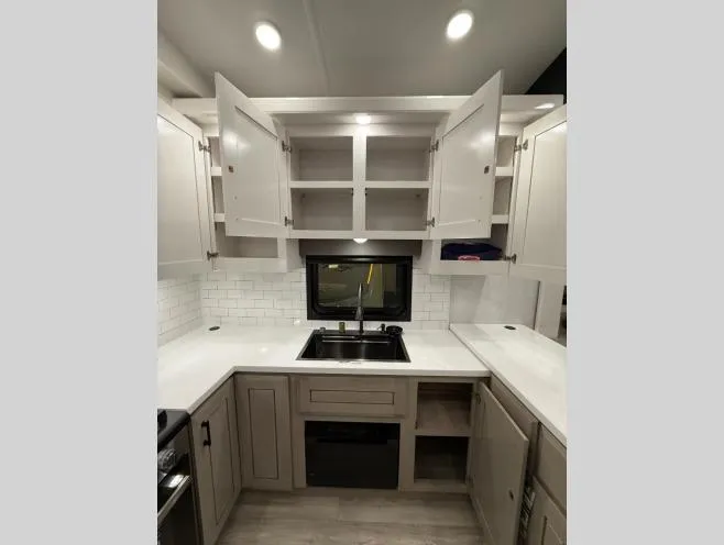 2027 Jayco Pinnacle 38FBRK - Photo 3