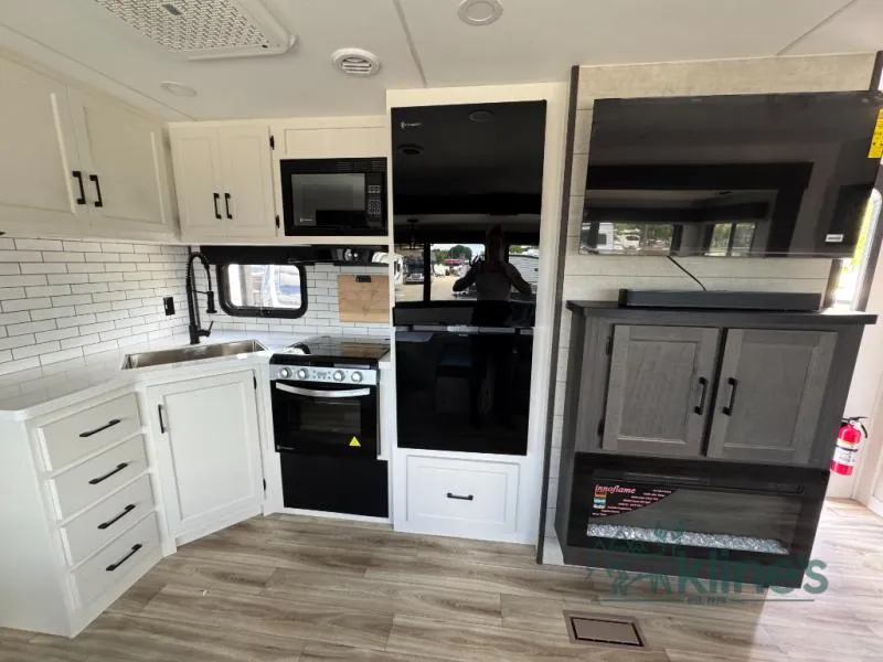 2027 Venture RV SportTrek Touring Edition 292VRB - Photo 3