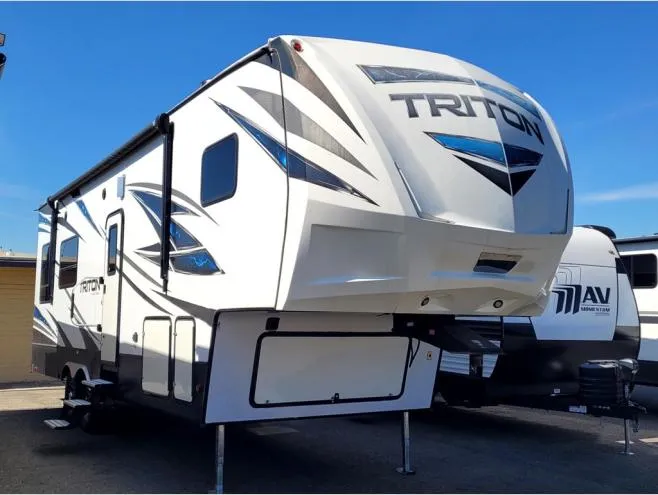 2019 Dutchmen RV Triton Used    3001 - Main photo