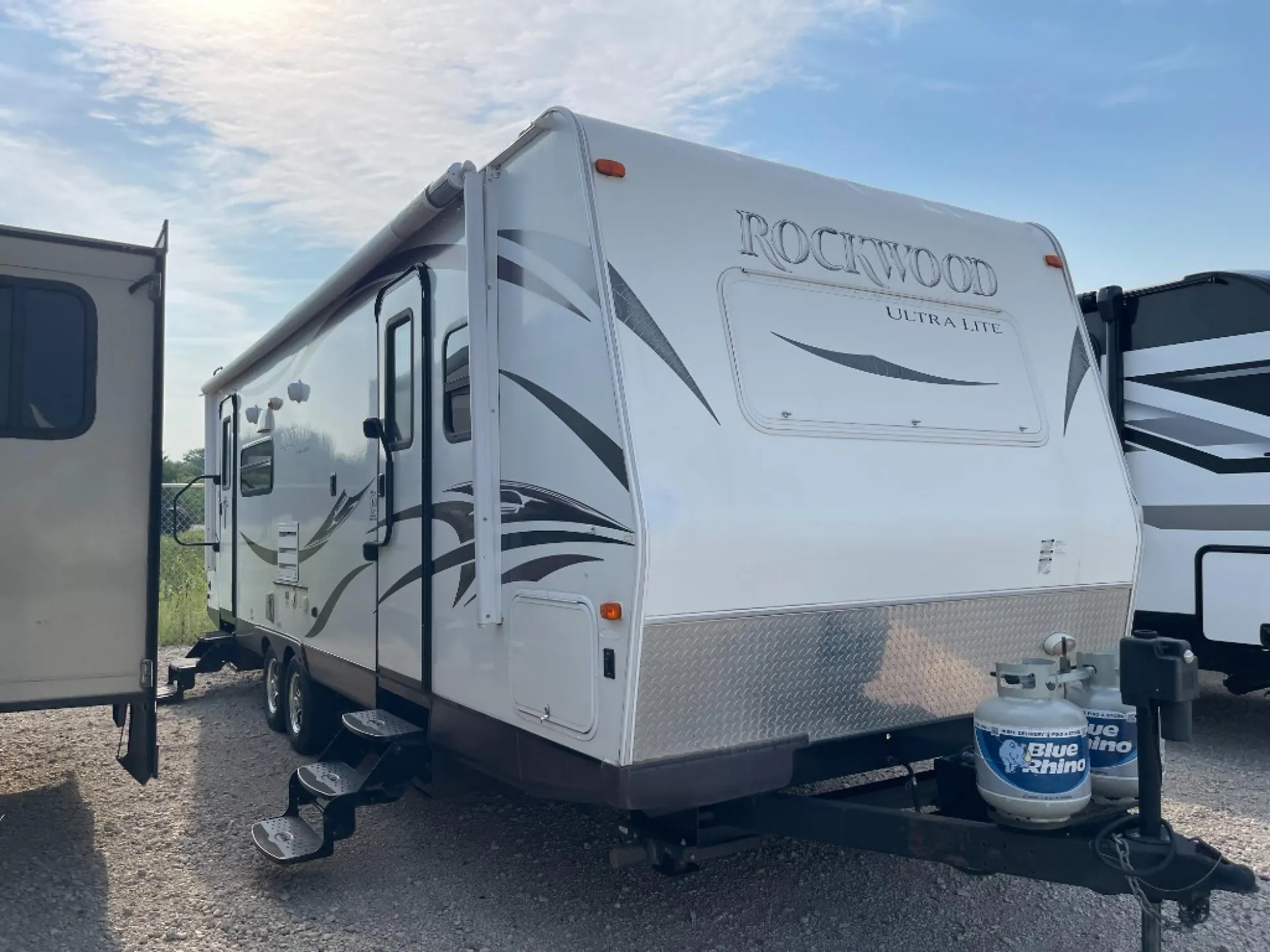 2015 Forest River Rockwood Ultra Lite 2604WS - Photo 2