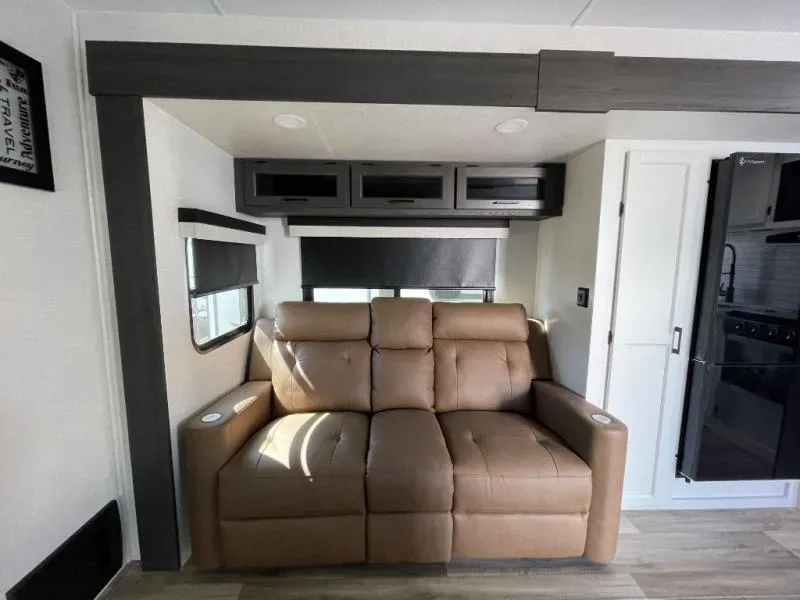 2026 Venture RV SportTrek ST271VRB - Photo 4