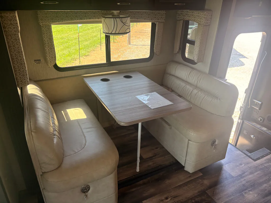 2019 Nexus Wraith 33W, Photos photo 15
