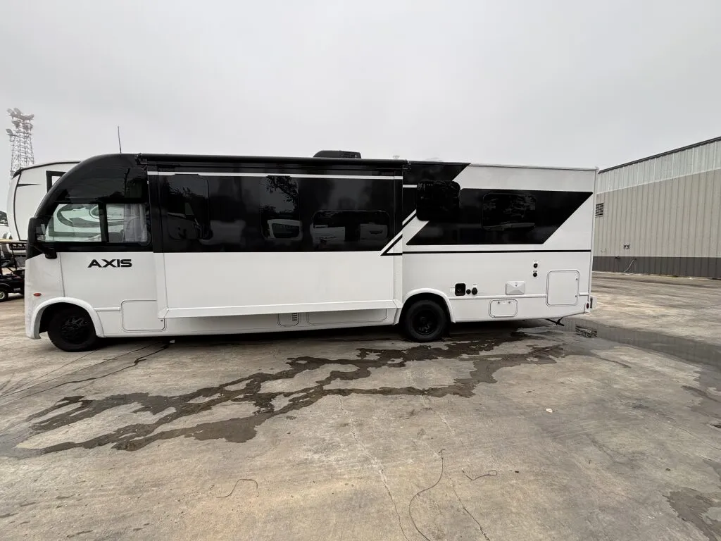 2026 Thor Motor Coach Axis 281 - Photo 4