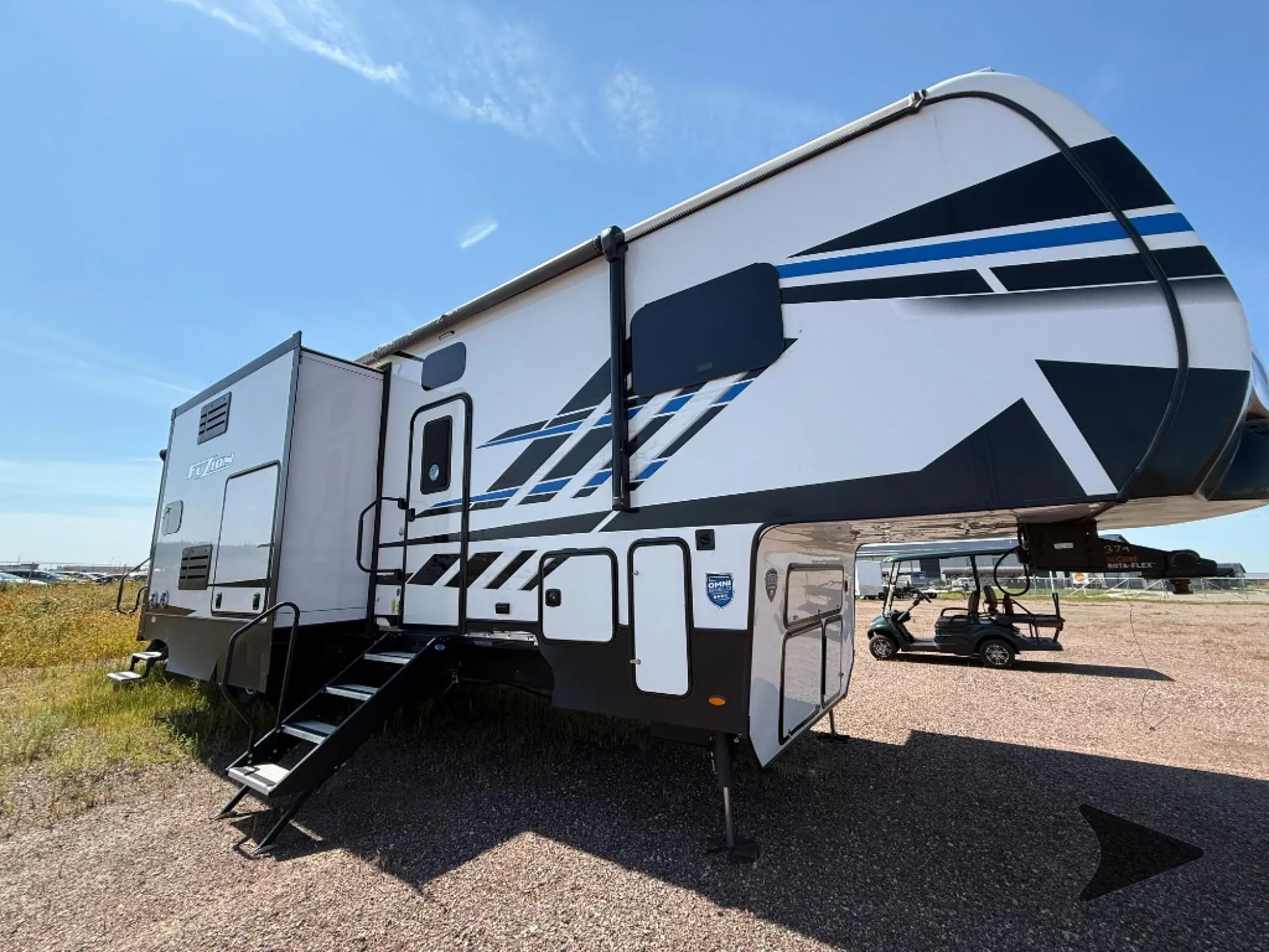 2023 Keystone Fuzion 379 - Photo 2