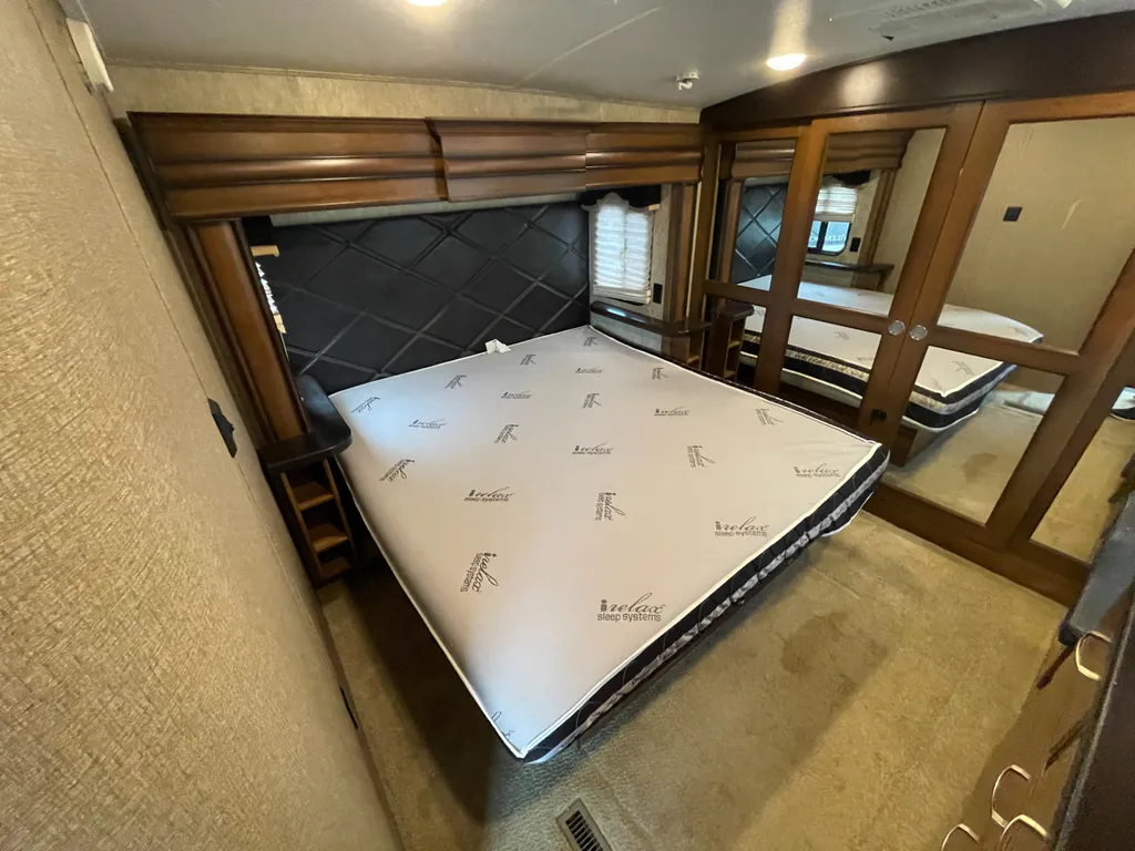 2015 Keystone Montana 3100RL, Photos photo 13