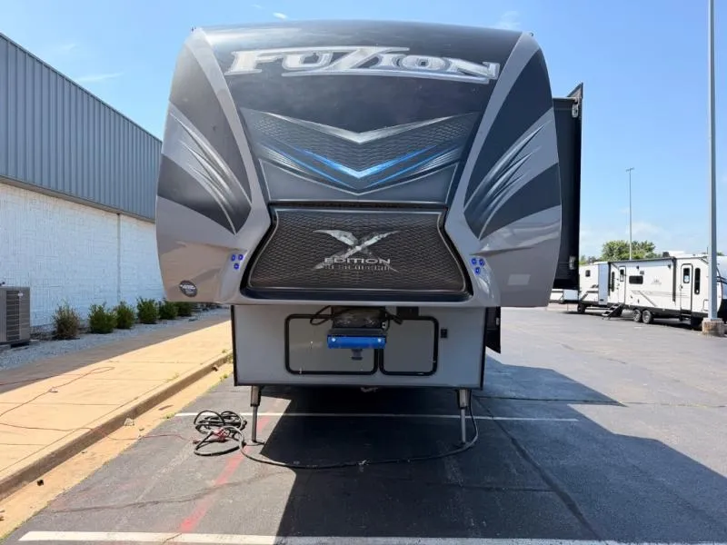 2017 Keystone RV Fuzion Used    384 - Photo 3