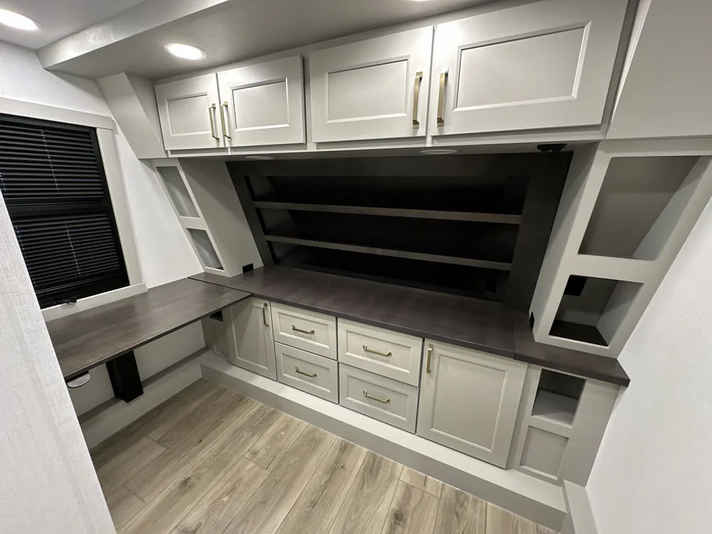 2026 Brinkley Model G 4150, Photos photo 37