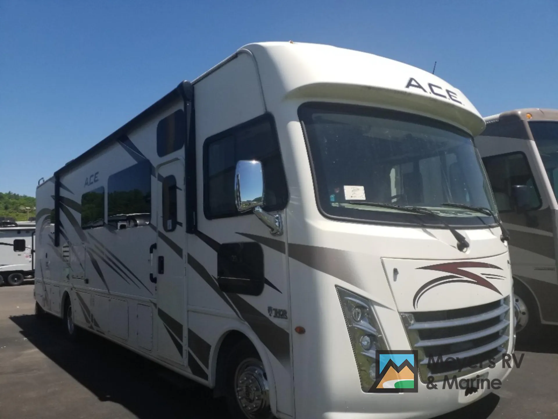2019 Thor Motor Coach ACE 33.1 - Photo 2