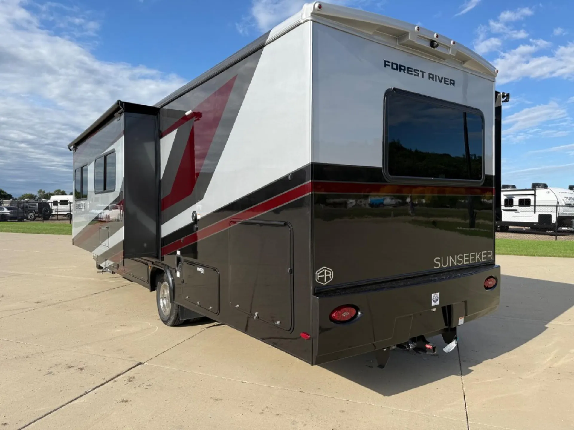 2027 Forest River Sunseeker 3010DS — Photo 5