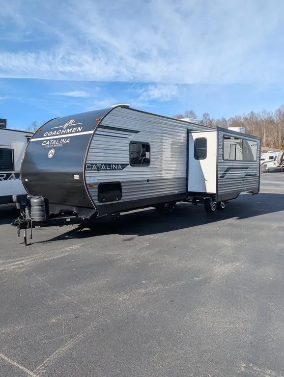 2026 Coachmen Catalina Legacy Edition 293TQBSCK - Photo 2