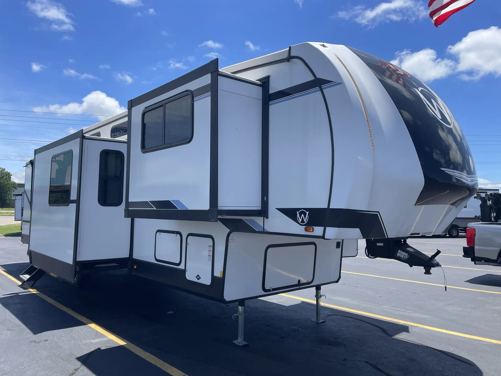 2024 Forest River Wildcat 35FL - Photo 2