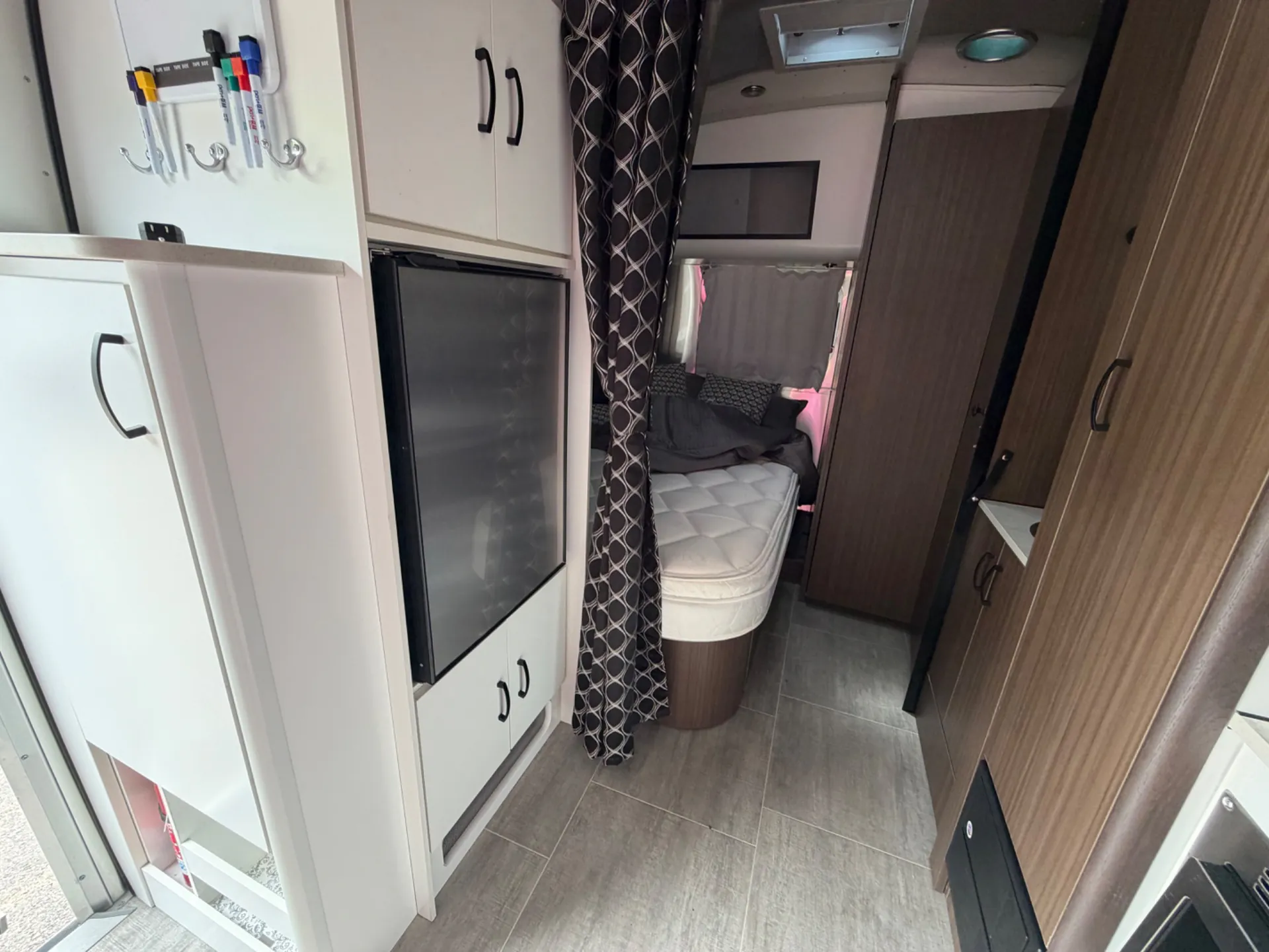 2021 Airstream Caravel 19CB - Photo 4