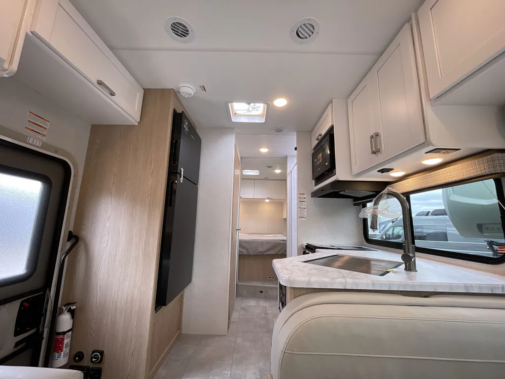 2026 Thor Motor Coach Freedom Elite 28HZ, Photos photo 6