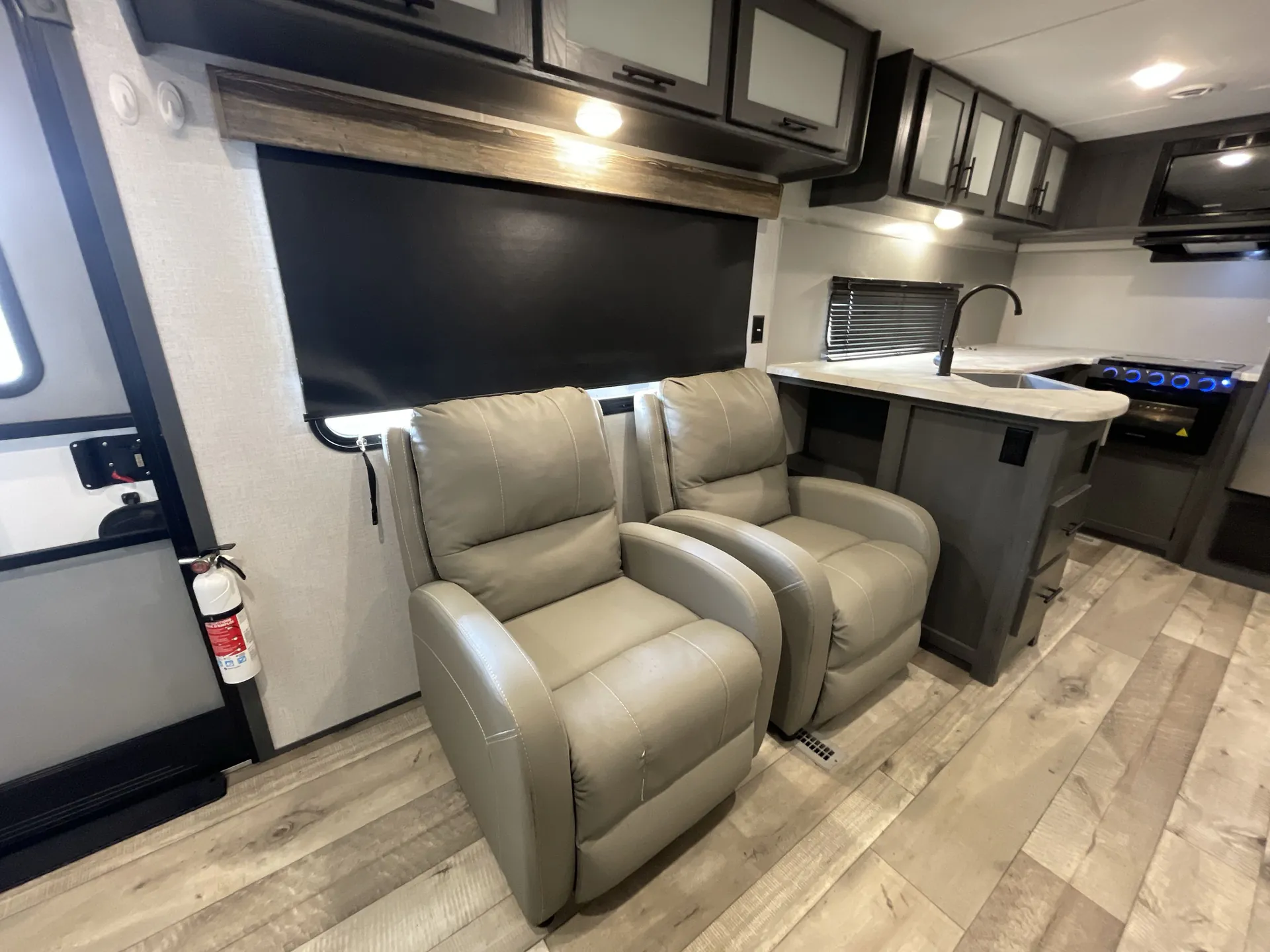 2022 Dutchmen Aspen Trail 2880RKS — living area main