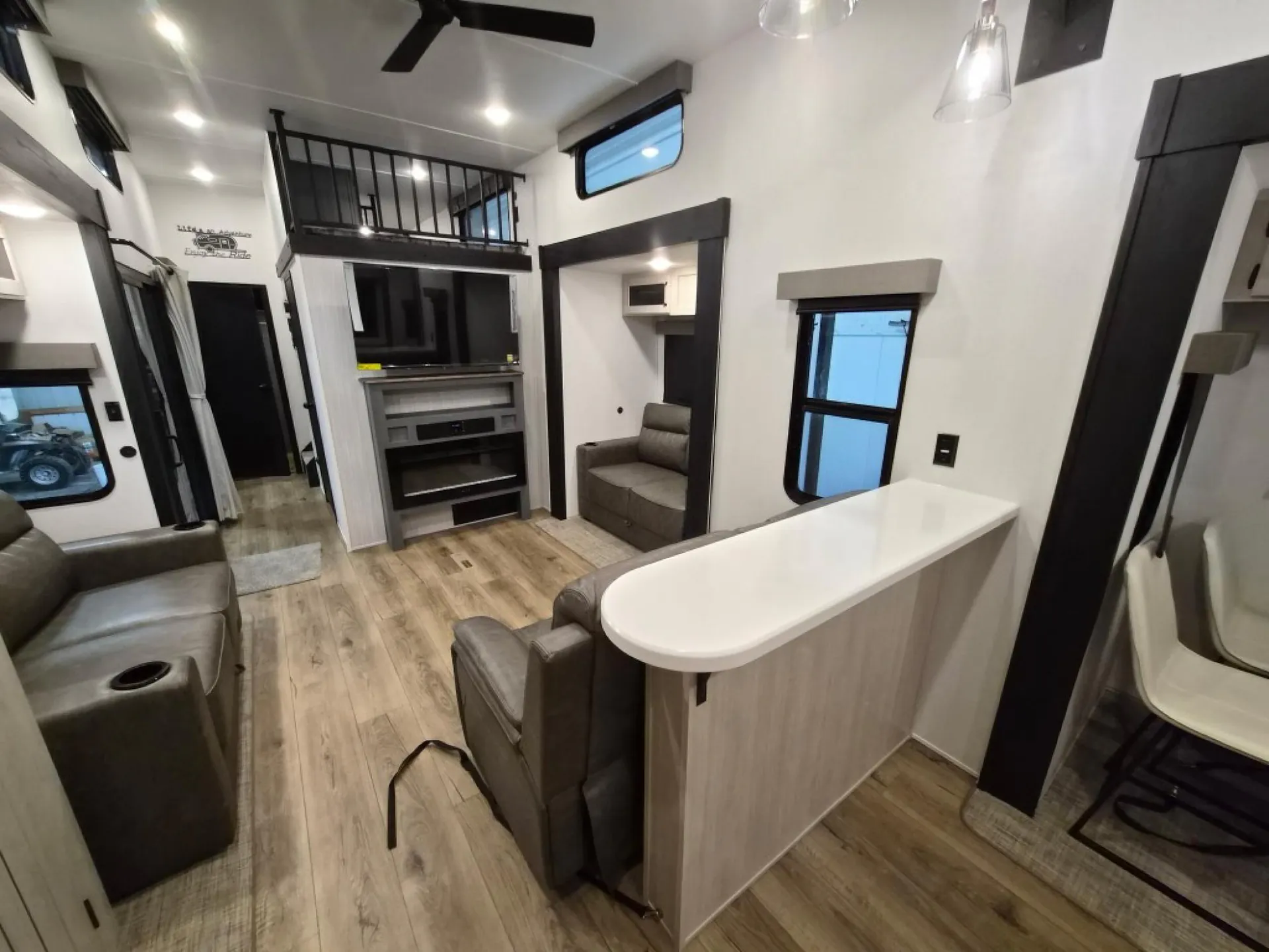 2027 Forest River Puma Vista 403LFT — Photo 7
