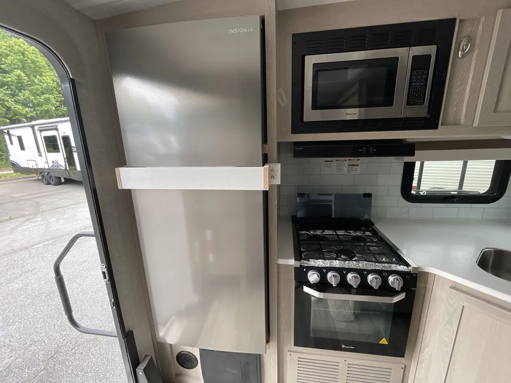 2022 Forest River Rockwood Ultra Lite 2614BS, Photos photo 12