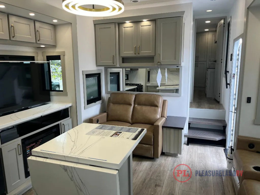 2026 Brinkley Model G 3520, Photos photo 15
