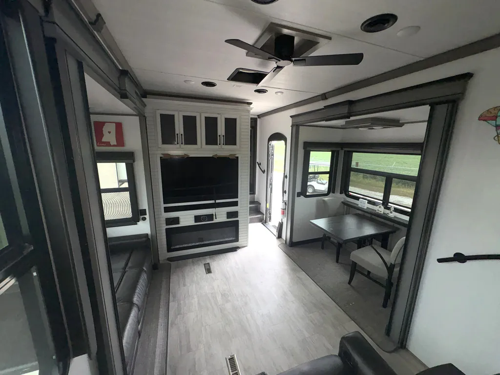 2023 Keystone Montana 3901RK, Photos photo 18