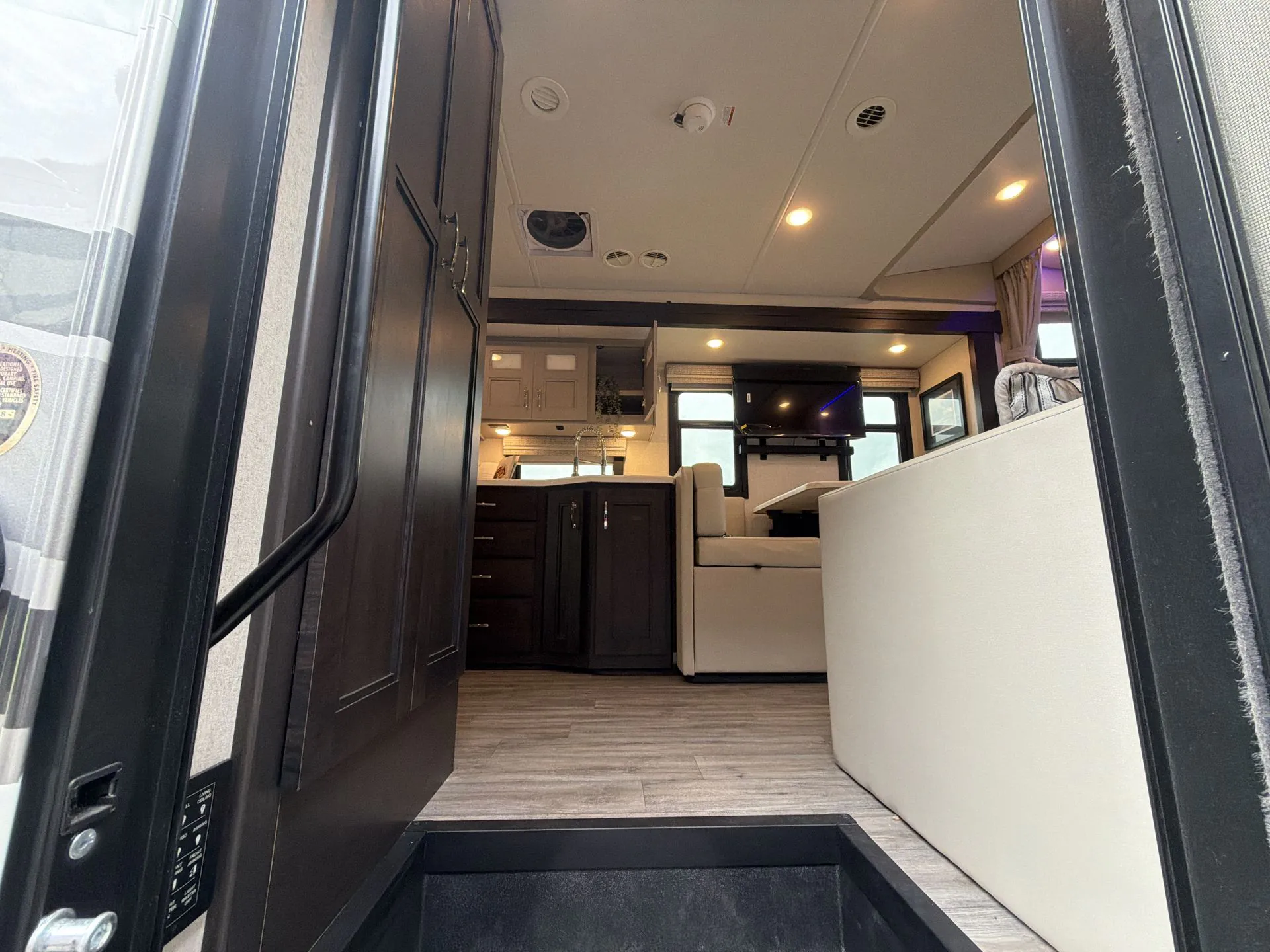 2026 Thor Motor Coach Inception 34XG - Photo 4