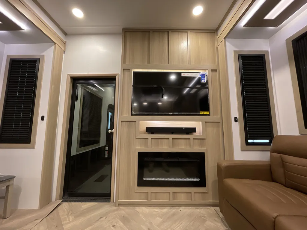 2026 Keystone Raptor 441, Photos photo 7