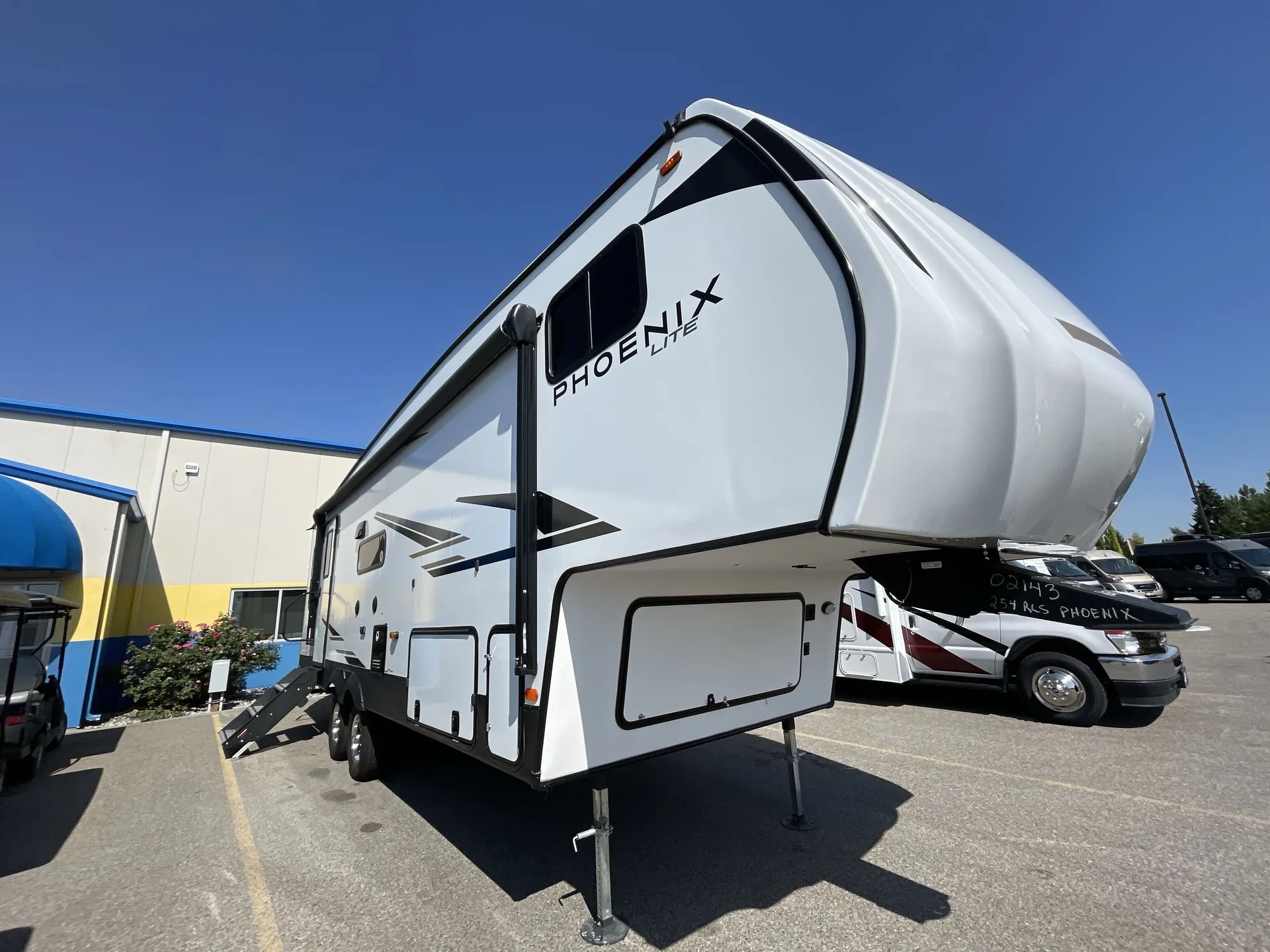 2024 Shasta Phoenix Lite 254RLS - Photo 2