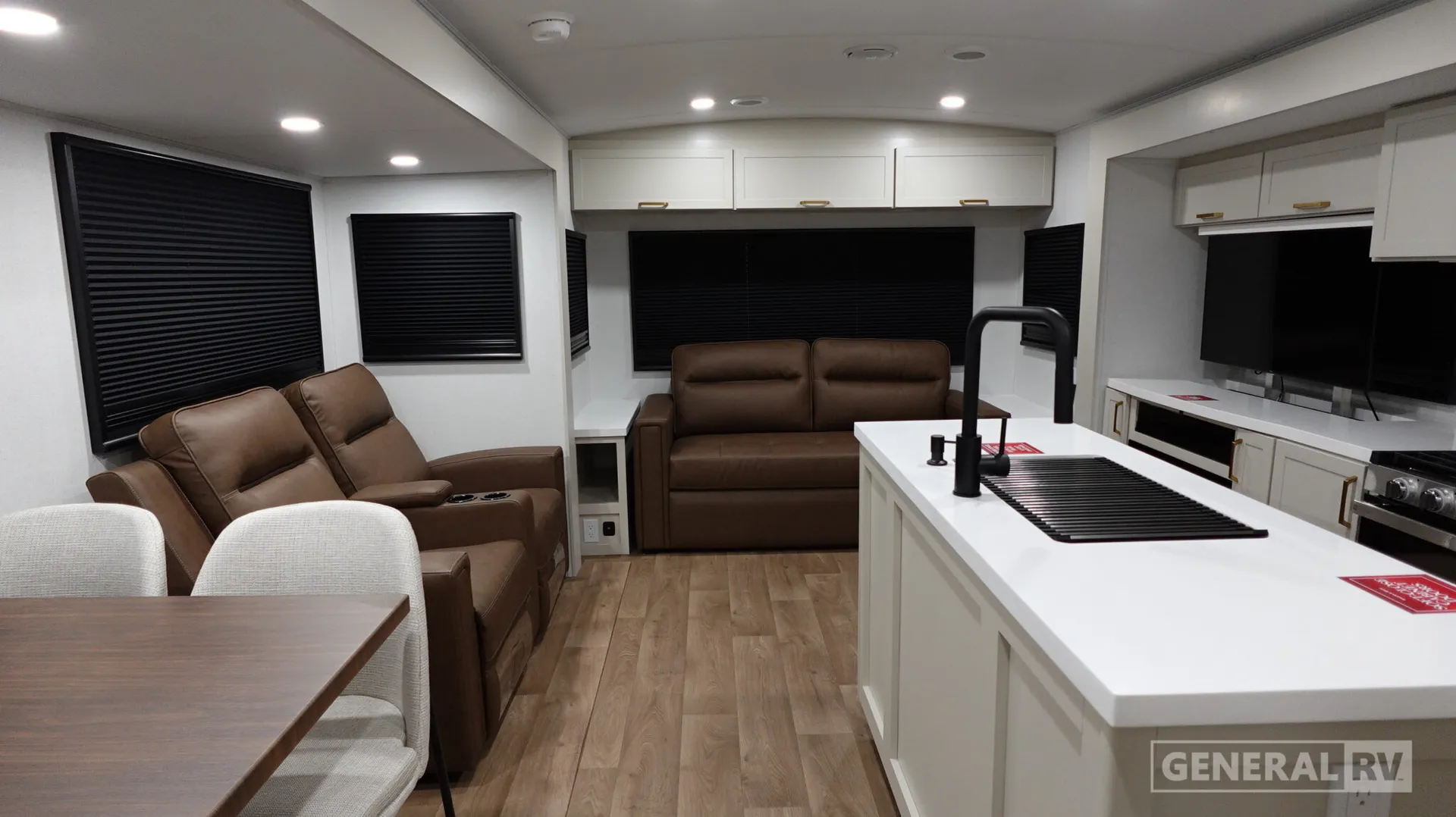 2026 Grand Design Imagine 2970RL - Photo 3