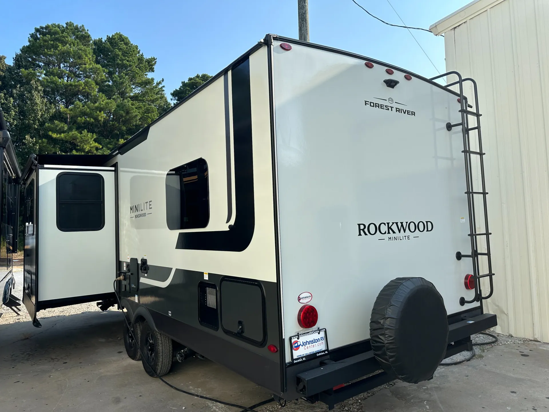 2027 Forest River Rockwood Mini Lite 2506FK — Photo 5
