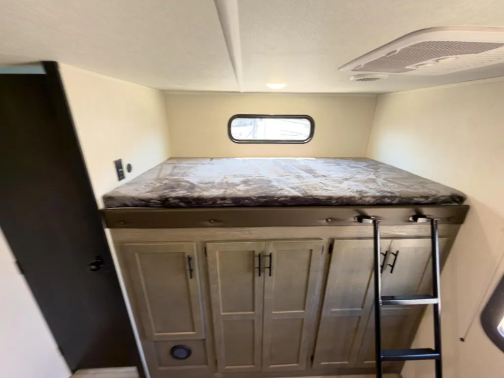 2026 Forest River Cherokee Alpha Wolf 33BH, Photos photo 46