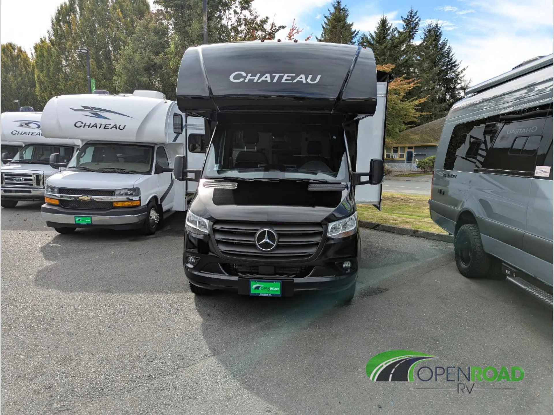 2026 Thor Motor Coach Chateau 24LV - Photo 2