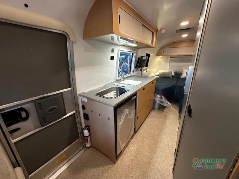 2026 Airstream World Traveler 22RB - Photo 3
