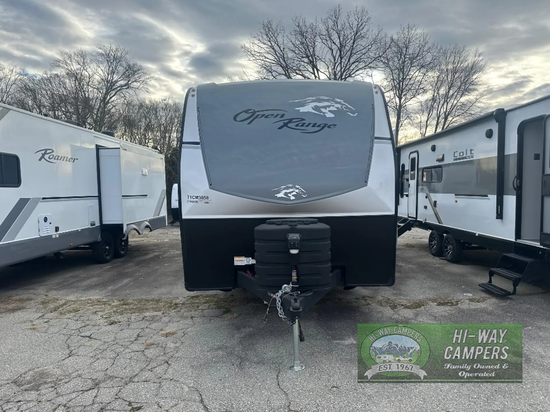 2026 Highland Ridge Roamer Light Duty 27RBOS dealer photo 1 from Hi-Way Campers