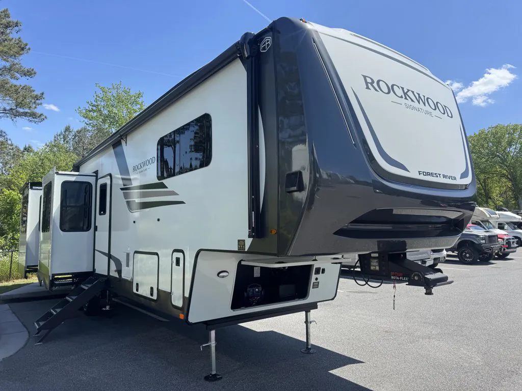 2026 Forest River Rockwood Signature 404SRK - Photo 2