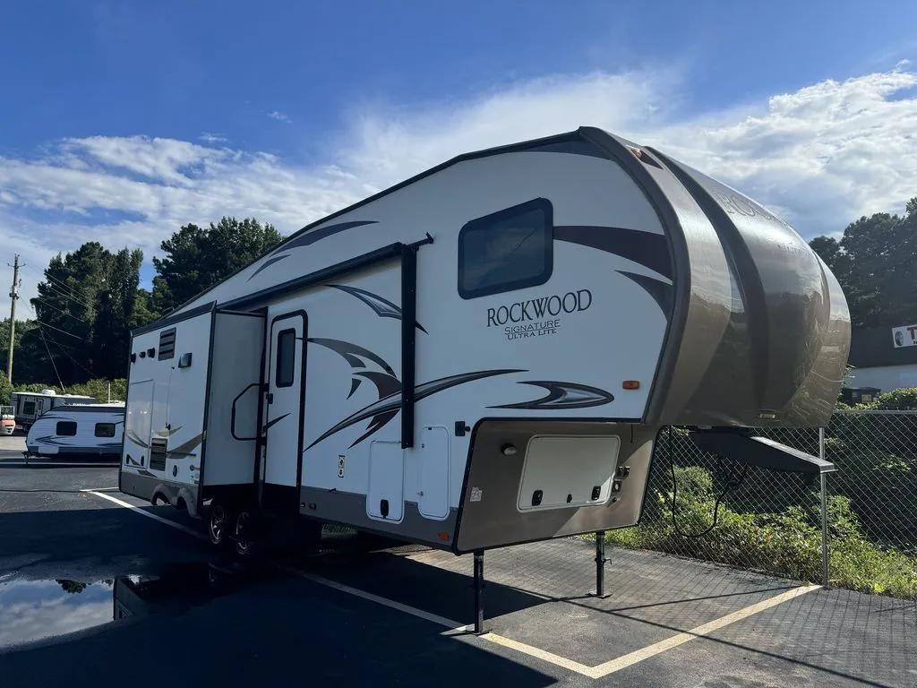 2017 Forest River Rockwood Signature Ultra Lite 8288WSA - Photo 2