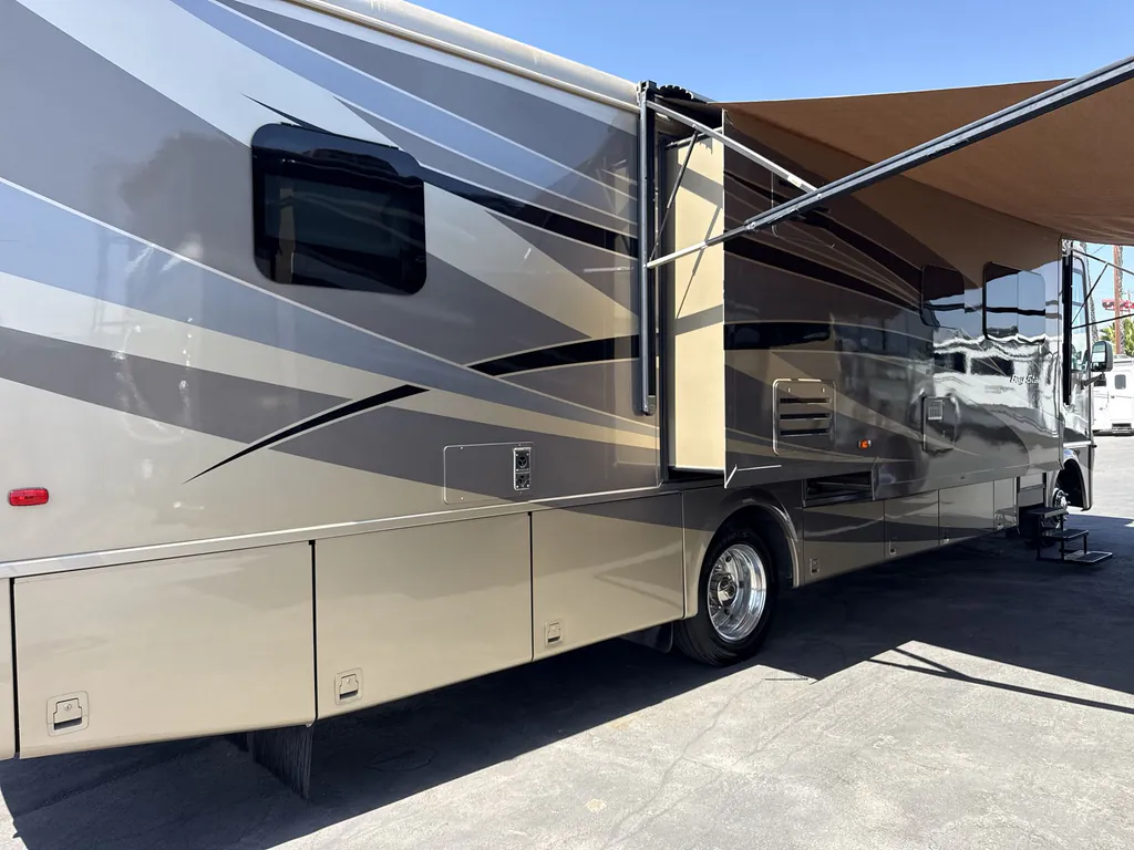2016 Newmar Bay Star 3518, Photos photo 8
