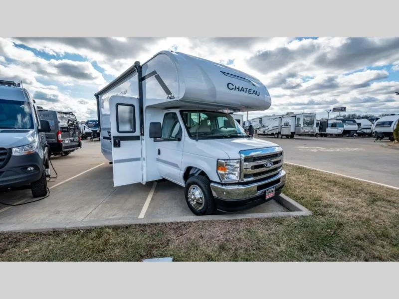 2026 Thor Motor Coach Chateau 22Z - Photo 2
