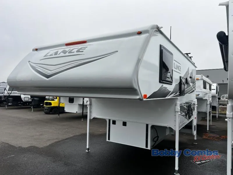 2026 Lance Lance Truck Campers 850 - Photo 3