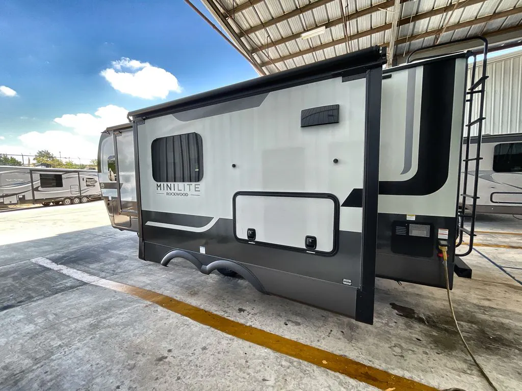 2026 Forest River Rockwood Mini Lite 2522FB - Photo 4