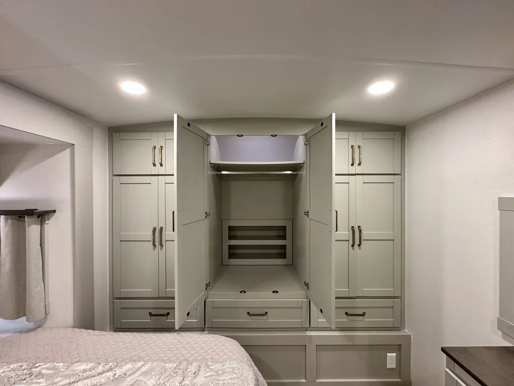 2025 Brinkley Model Z AIR 310, Photos photo 20