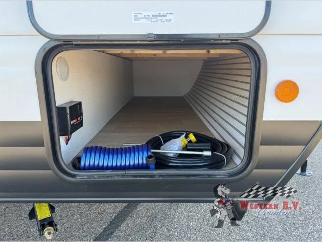 2026 Shasta RVs Compact 18FQ - Photo 4