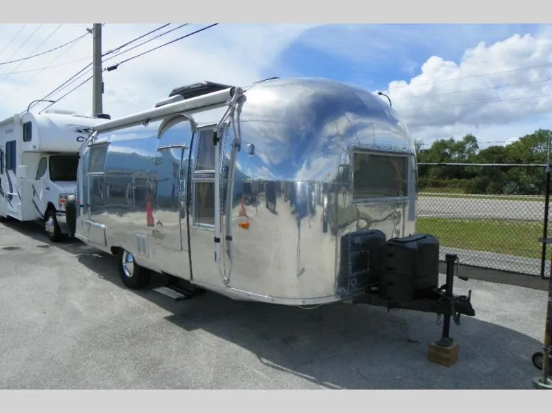 2026 Airstream AIRSTREAM Used   FLYING CLOUD 22 - Main photo