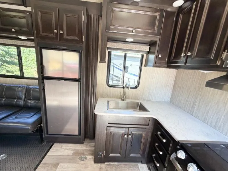 2019 Heartland Fuel 322 - Photo 4